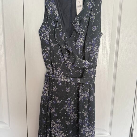 NWT LOFT Grey Chiffon Floral Print Cropped Jumpsuit Sleeveless - Picture 6 of 6